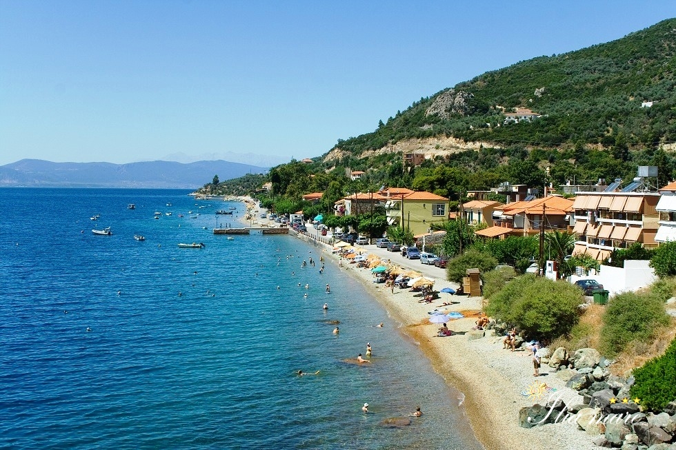Το χωριό Ηλια Αιδηψού Το χωριό Ηλια Αιδηψού