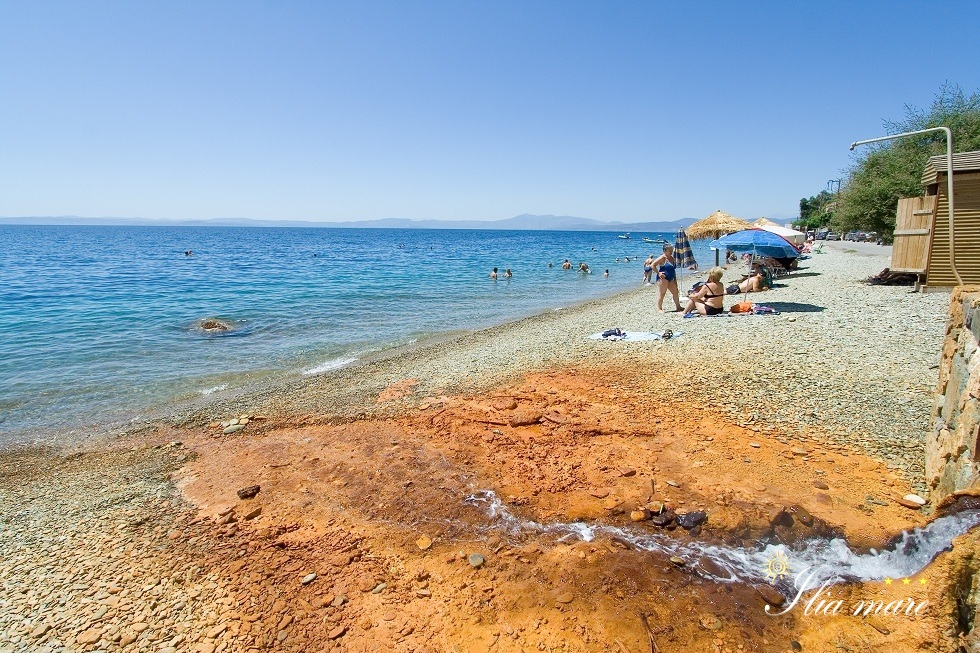 Το χωριό Ηλια Αιδηψού Το χωριό Ηλια Αιδηψού
