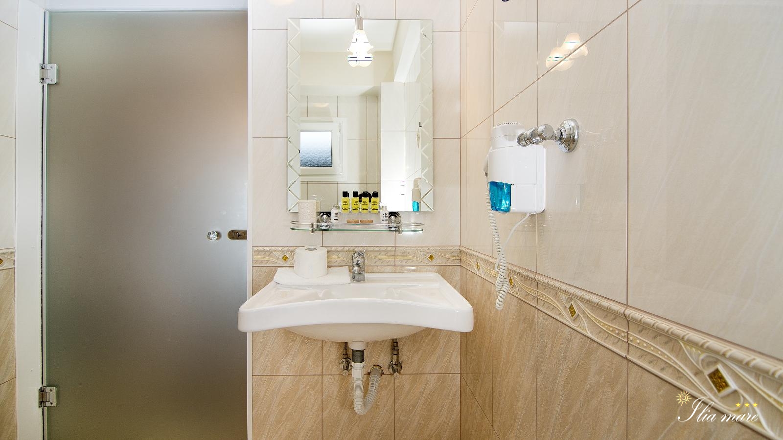 Triple Room - Bath Triple Room - Bath