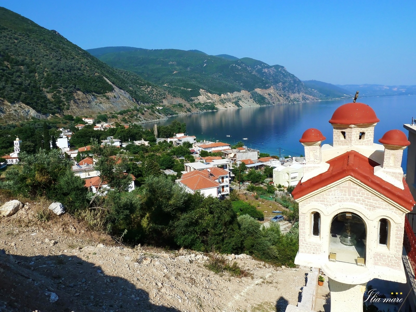 Το χωριό Ηλια Αιδηψού Το χωριό Ηλια Αιδηψού