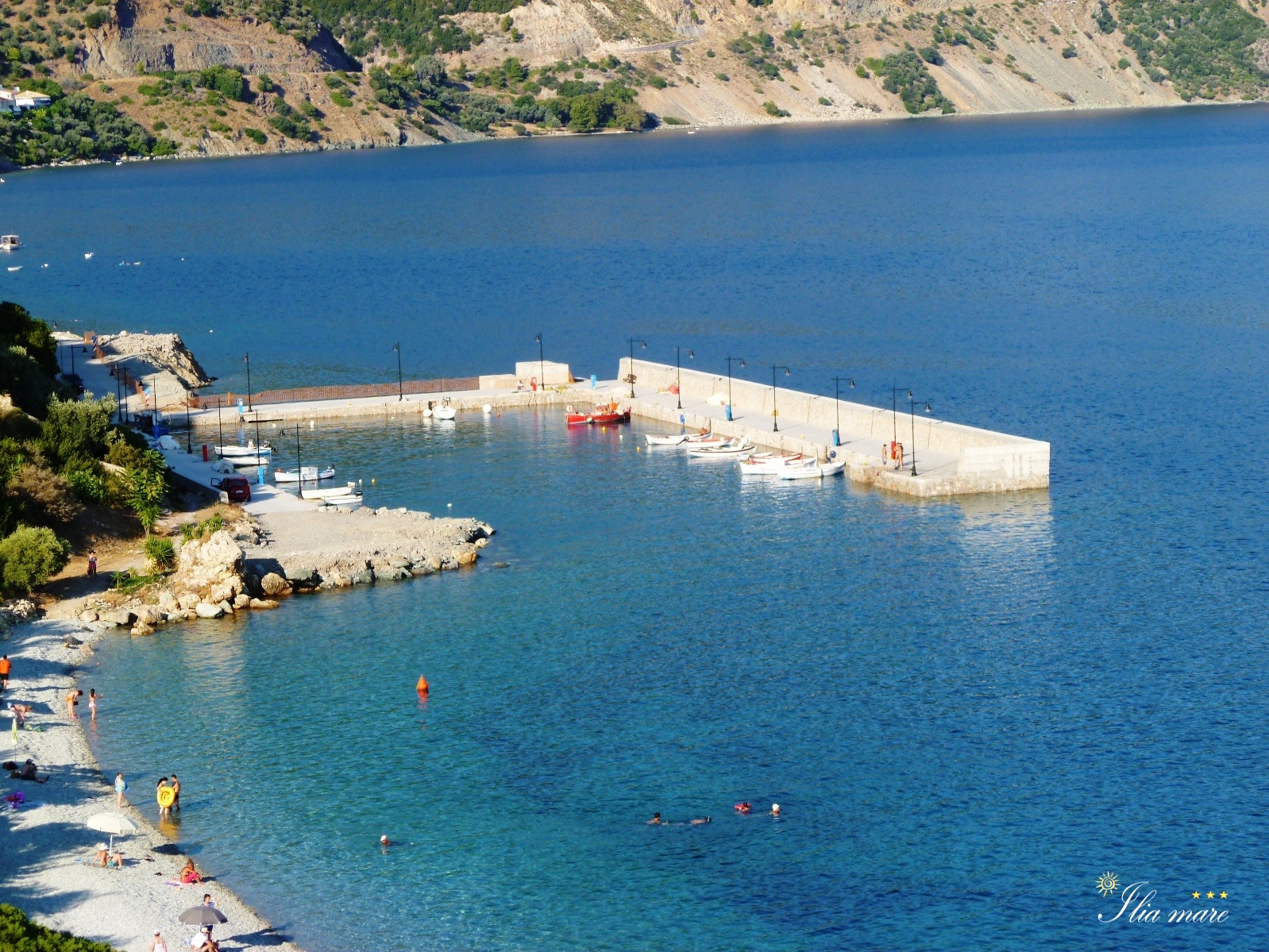 Το χωριό Ηλια Αιδηψού Το χωριό Ηλια Αιδηψού