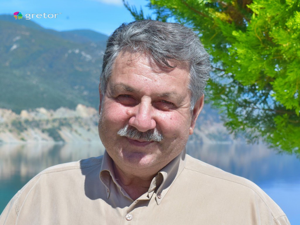 Φώτης - Manager / Chef ψησταριάς και κουζίνας εστιατορίου ( με πάνω από 40 χρόνια εμπειρίας στην Ελληνική κουζίνα )