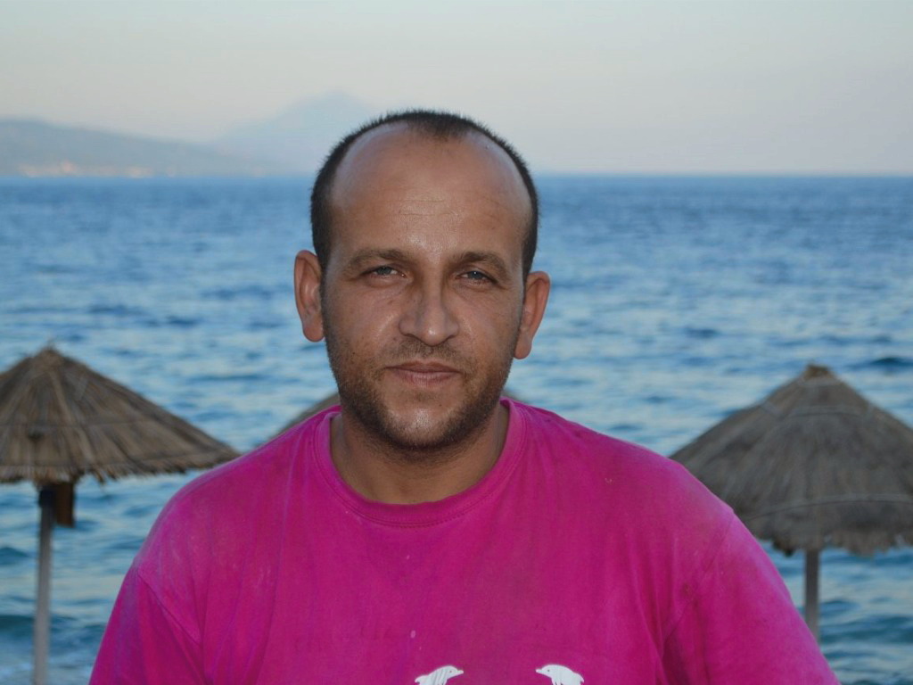 Julian - Υπεύθυνος αγροτικών δραστηριοτήτων και φάρμας