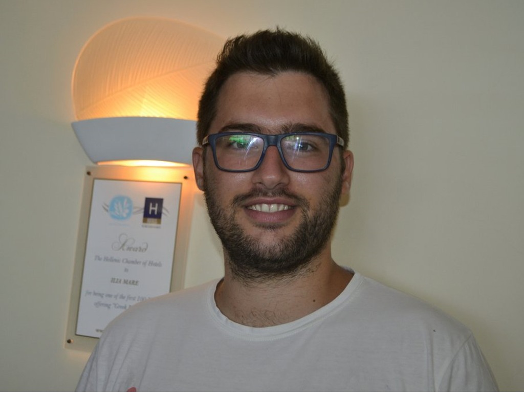 Δαυίδ - Barman, υπεύθυνος παρασκευής ποτών – coctails , ξενοδοχείου